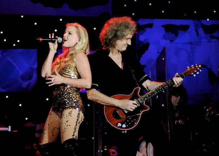 Brian May and Kerry Ellis - The Kissing Me Song