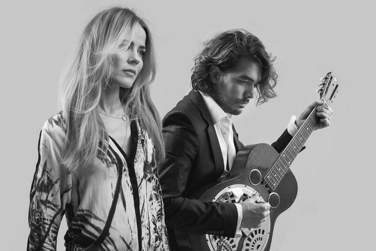 Common Linnets, The - Love Goes On