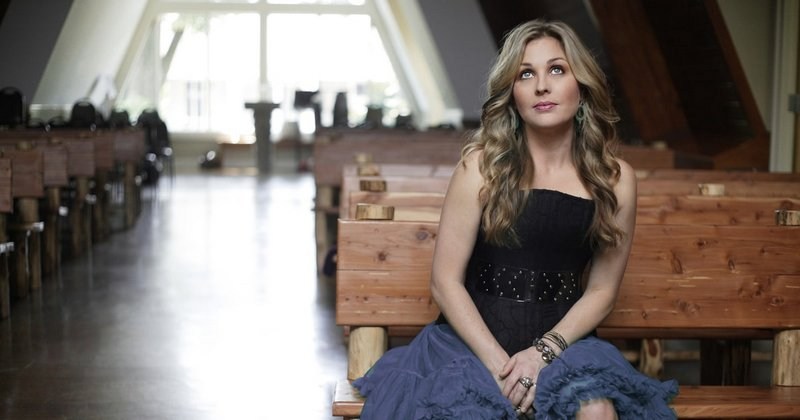 Sunny Sweeney - From a Table Away